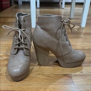 Women's Tan Ankle Boots